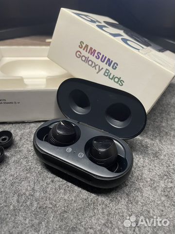 Беспроводные наушники samsung buds