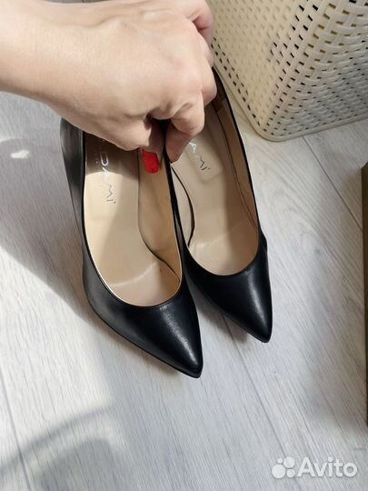 Туфли женские кожаные 39