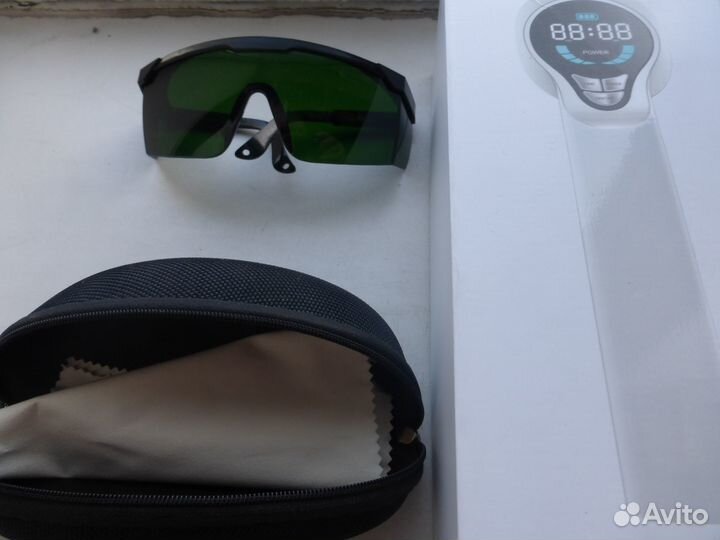 Физиотерапевтическое лазерное устройство