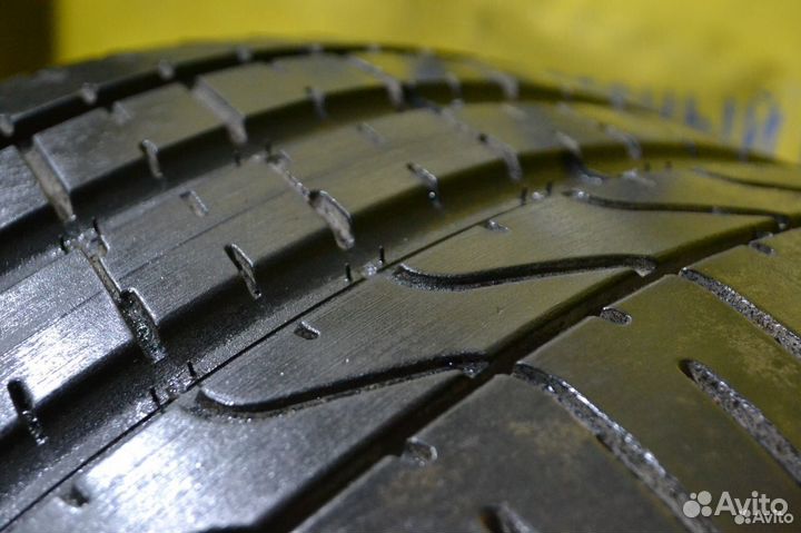 Pirelli P Zero 295/35 R21