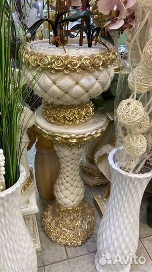 Шикарный комплект ваза на постаменте