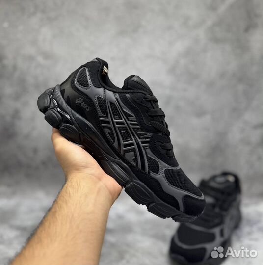 Asics urban core