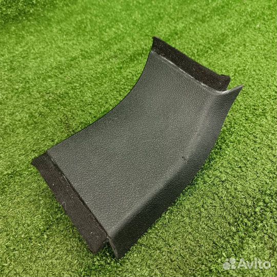 Обшивка отсека багажника правая Ford Focus 2 2007