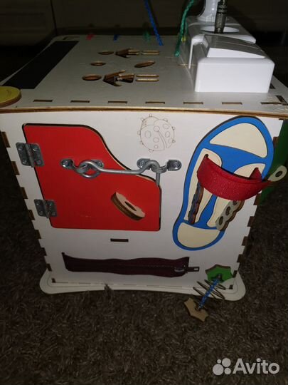 Бизиборд бизикуб домик