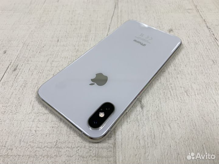 iPhone Xs, 64 ГБ
