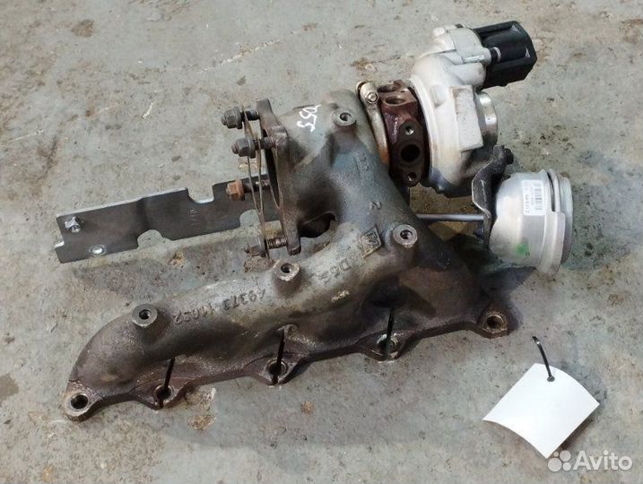 Коллектор выпускной Volkswagen Passat B7 caxa 2013