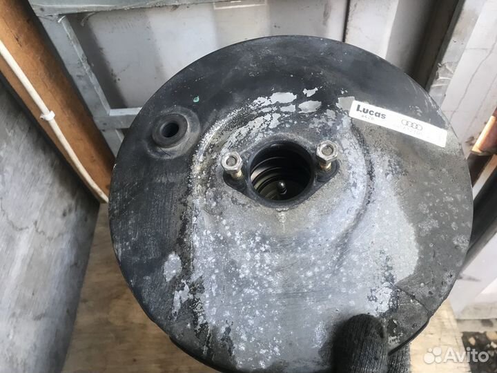 Усилитель тормозов вакуумный Audi 80 B3 Ауди