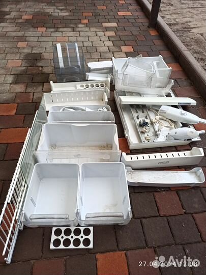 Ящики и полки для холодильника