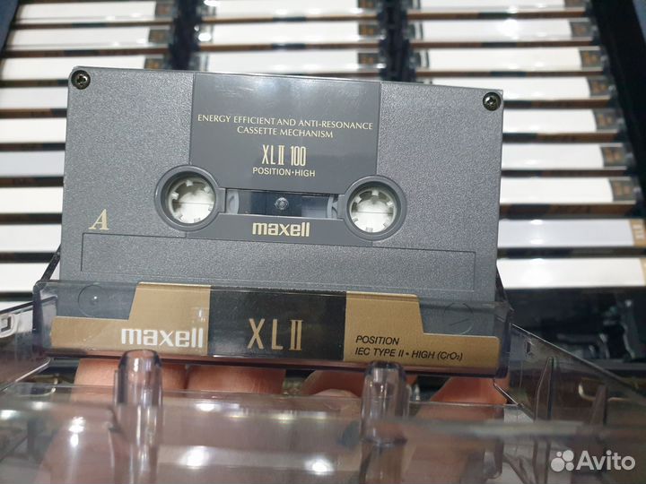 Дипломат с кассетами maxell xl II 90 black magnet