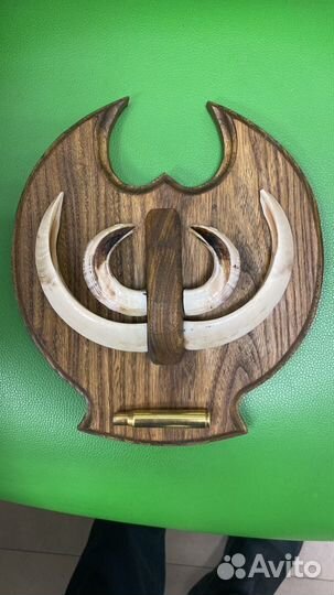 Медальон для оформления клыков кабана