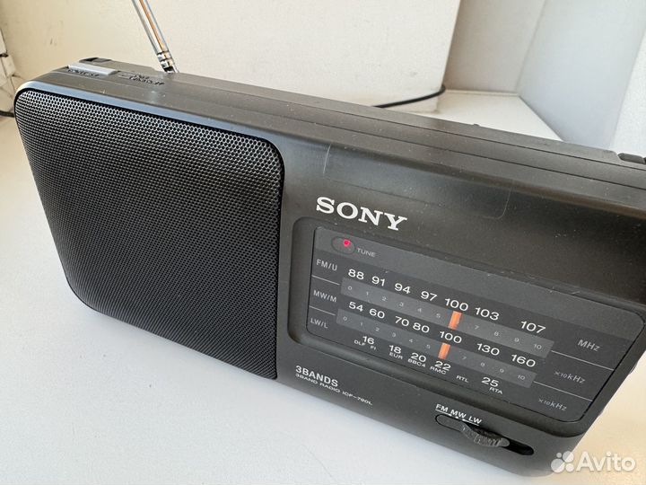 Радиоприемник Sony ICF-790L