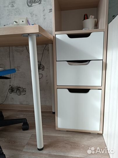 Письменный стол и пенал