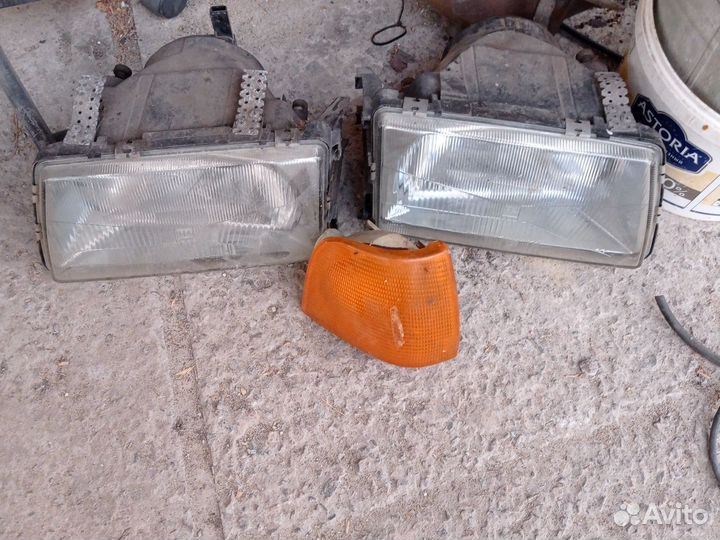 Audi 100 44 фары