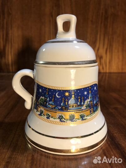 Кружки и кувшин