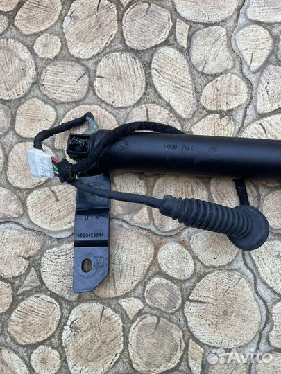 Амортизатор крышки багажника BMW X6