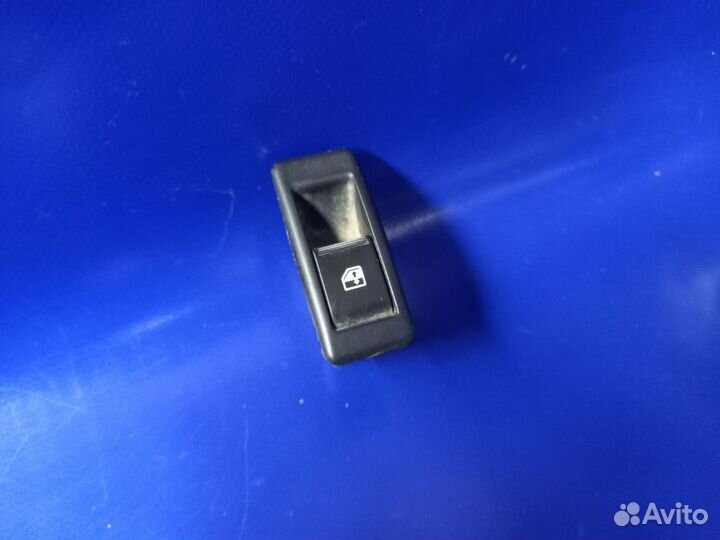 Кнопка стеклоподъемника