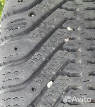 Goodyear UltraGrip 500 215/65 R15 96T