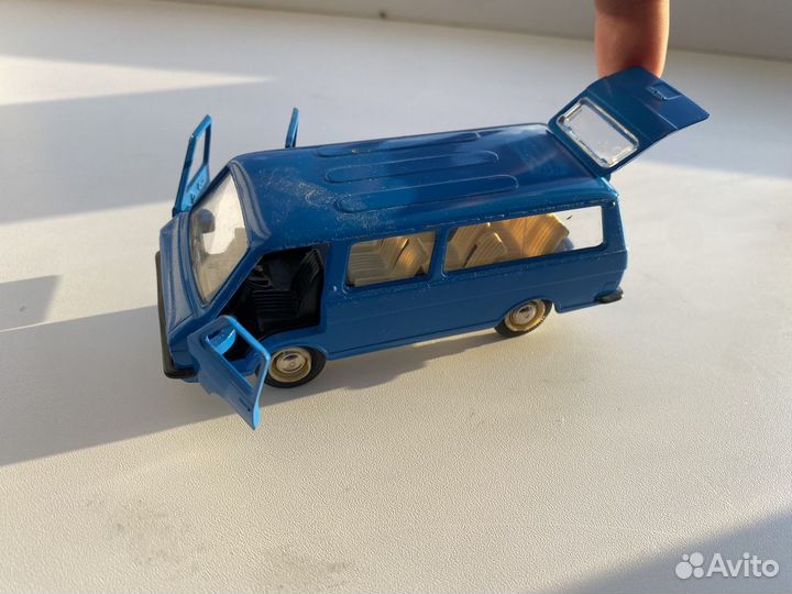 Модель автомобиля раф 2203