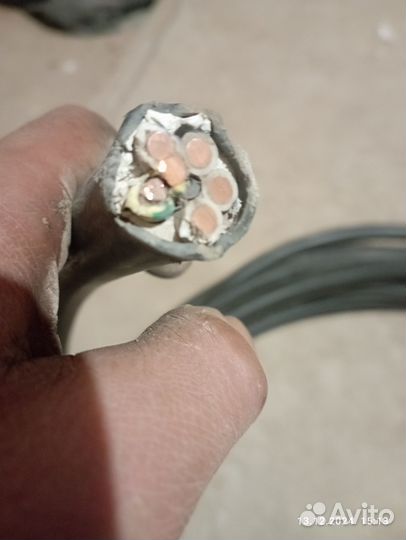 Кабель и гофра