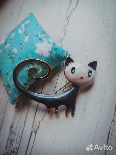 Брошь кошка