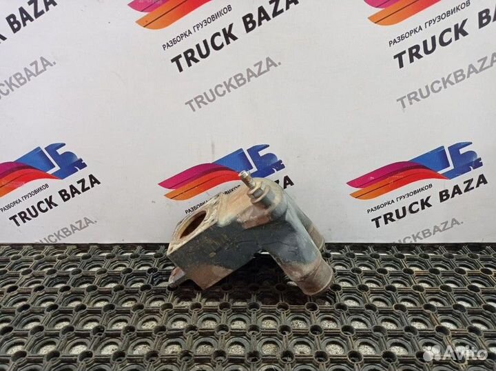 Коллектор водяной Renault Magnum