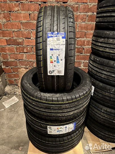 Windforce Catchfors UHP 215/60 R16 95V