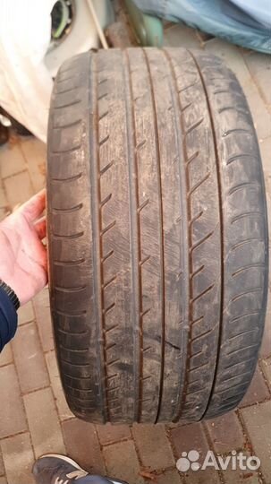 Toyo Proxes T1-S 285/35 R21 и 285/35 R21