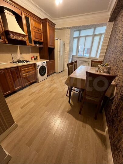 2-к. квартира, 84 м², 6/12 эт.