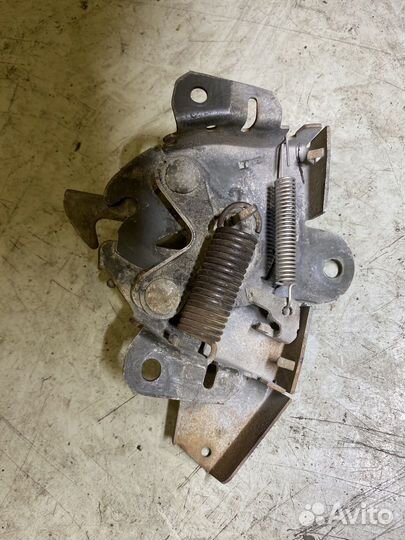 Замок капота Mitsubishi Pajero III V73W