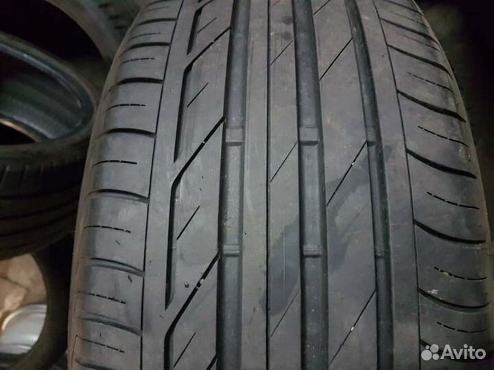 Bridgestone Dueler H/P 235/55 R17