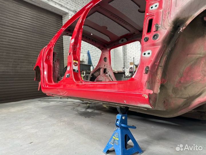 Порог со стойкой правый Skoda Fabia 2 HB 1.2 cgpa