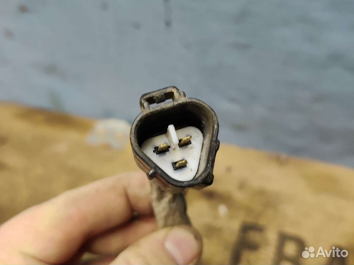 Датчик уровня подвески Toyota LC200 2016г