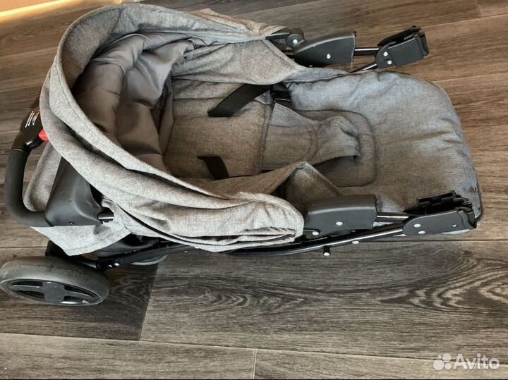 Прогулочная коляска Rich family