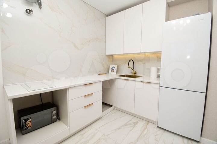 2-к. квартира, 64 м², 1/15 эт.