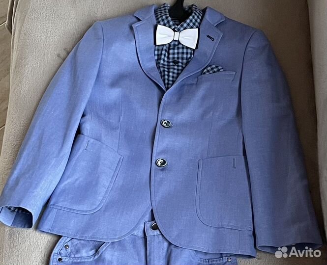 Продам брючный костюм тройка -детский