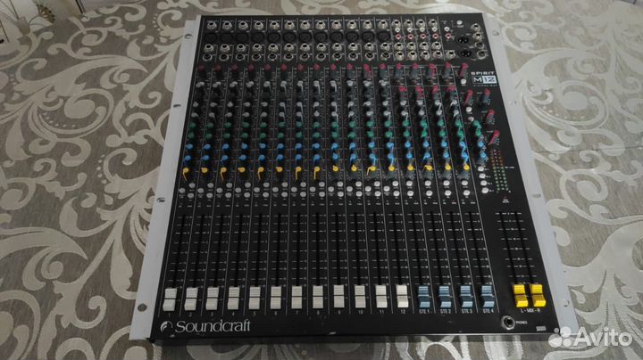 Микшерный пульт Soundcraft Spirit M12