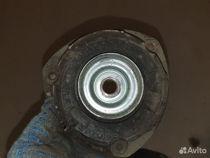 Верхняя опора VAG, оригинал (арт. 5Q0412331E)