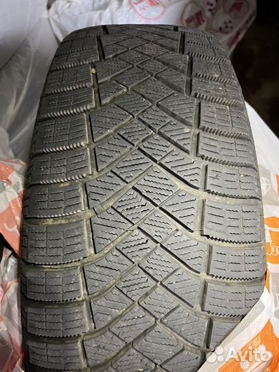 Pirelli Ice Zero 215/60 R17