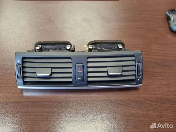 Дефлектор воздушный центральный BMW X5 E70