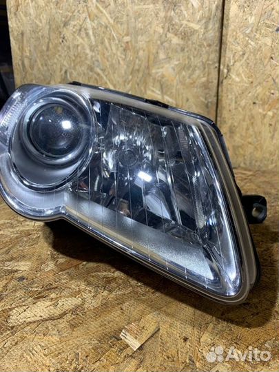 Фара передняя правая Volkswagen Passat B6