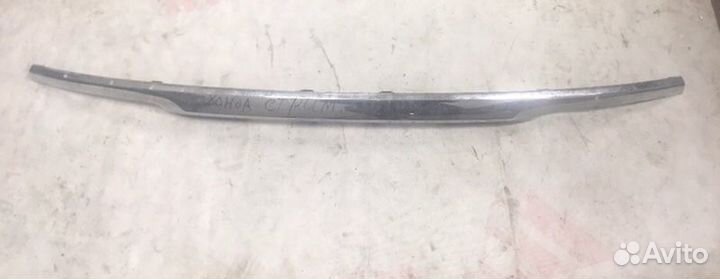 Накладка на дверь багажника Honda Stream RN1