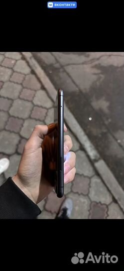 Телефон iPhone 11