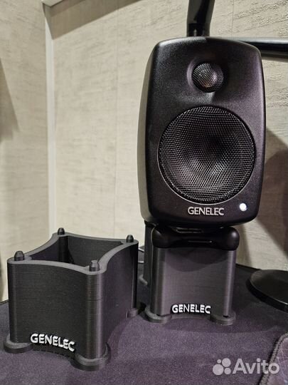 Настольные стойки для Genelec G One / 8010 / 6010