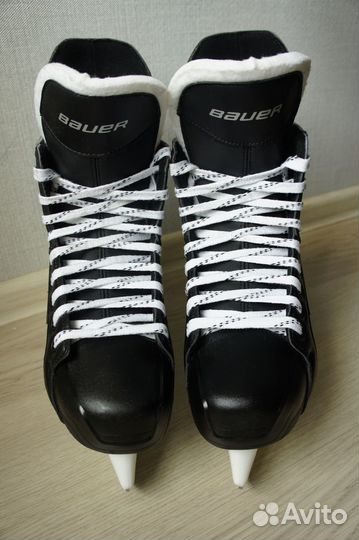 Коньки хоккейные Bauer Supreme 140 9R