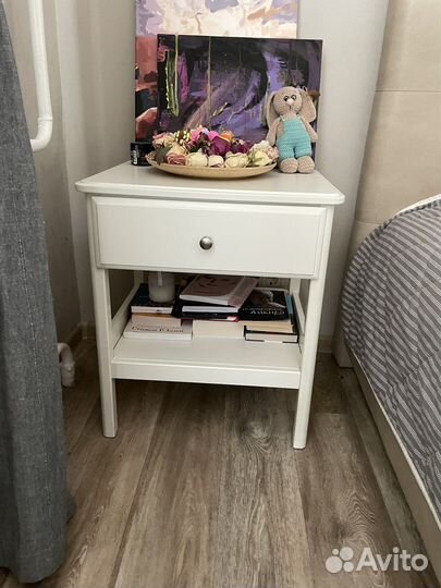 Тумба прикроватная