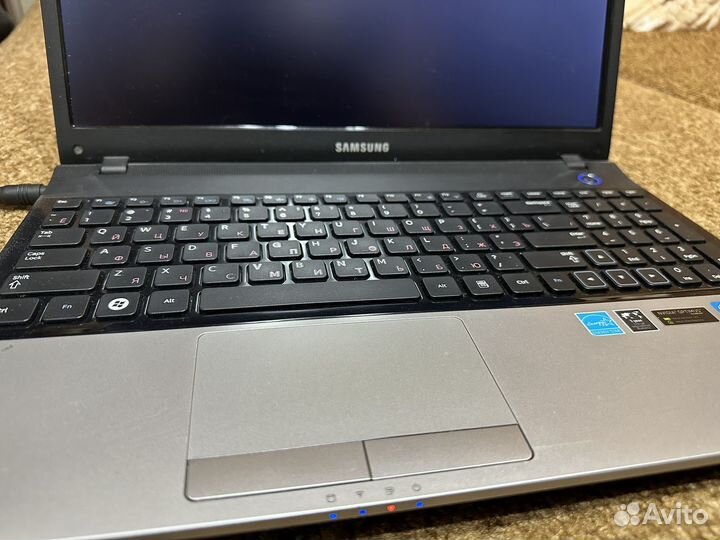 Ноутбук samsung np300e5a
