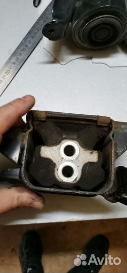 Опоры двигателя левая и правая Kia Ceed JD G4FG