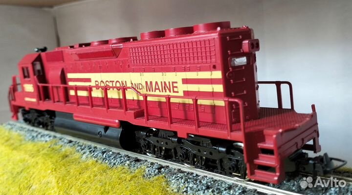 Тепловоз с цифровым декодером SD40 Mehano 1/87