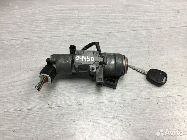 Замок зажигания Toyota Avensis 2 2005