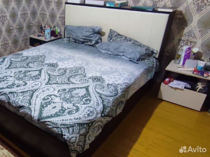 Кровать